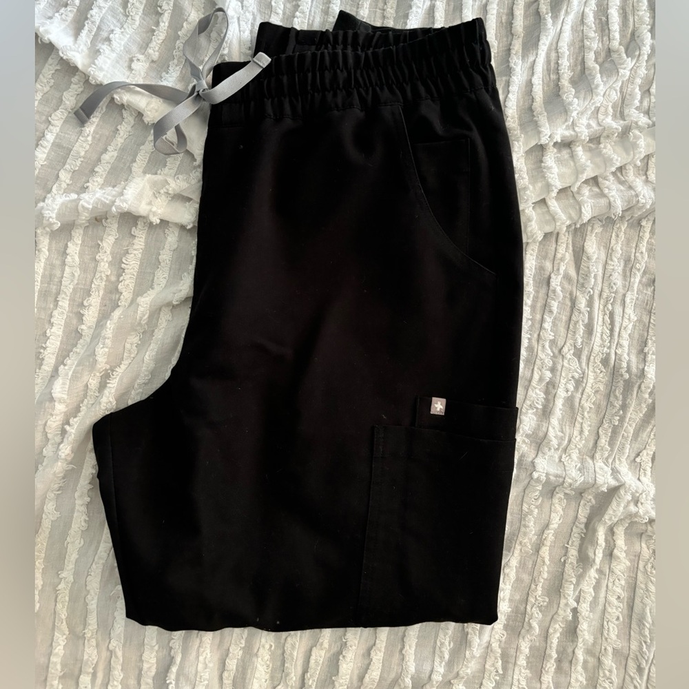 Figs Women's Black Scrub Jogger Pants
